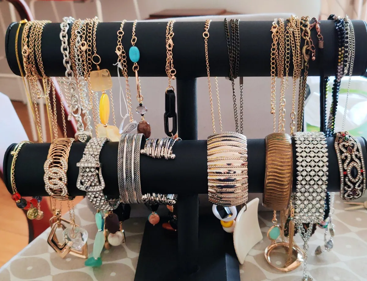 Large collection of costume jewellery - Image 4