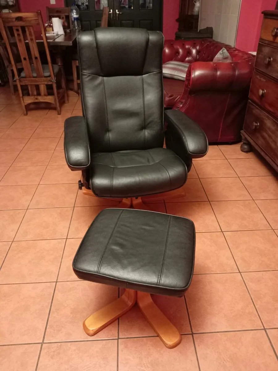 Office chair and foot stool - Image 1