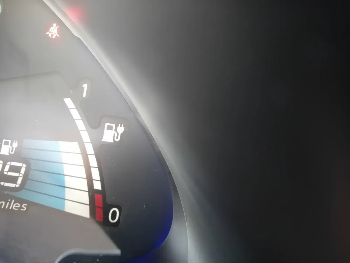 Nissan Leaf 2016 - 30kWh Battery & 6kWh charger - Image 2