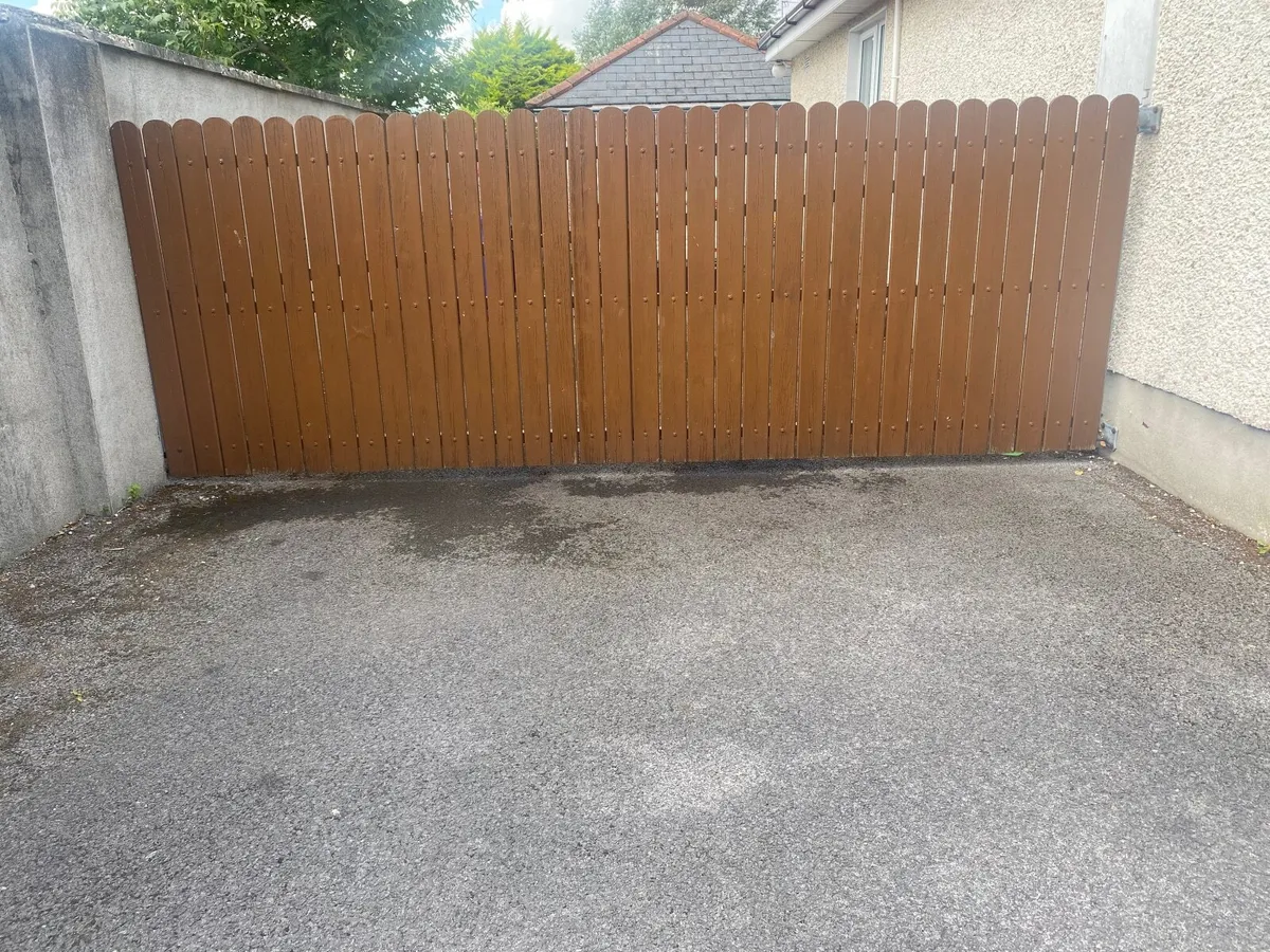 Gate - Image 2