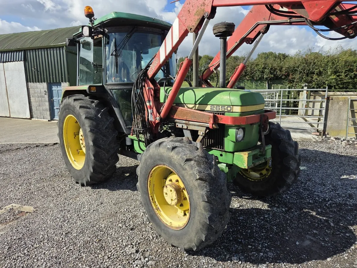John Deere 2650  Tractor 4 wheel /front loader - Image 1