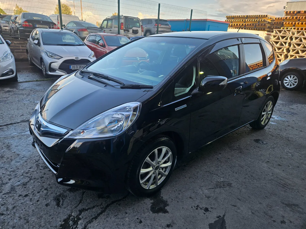 2012 Honda Fit Hybrid Automatic - Image 3