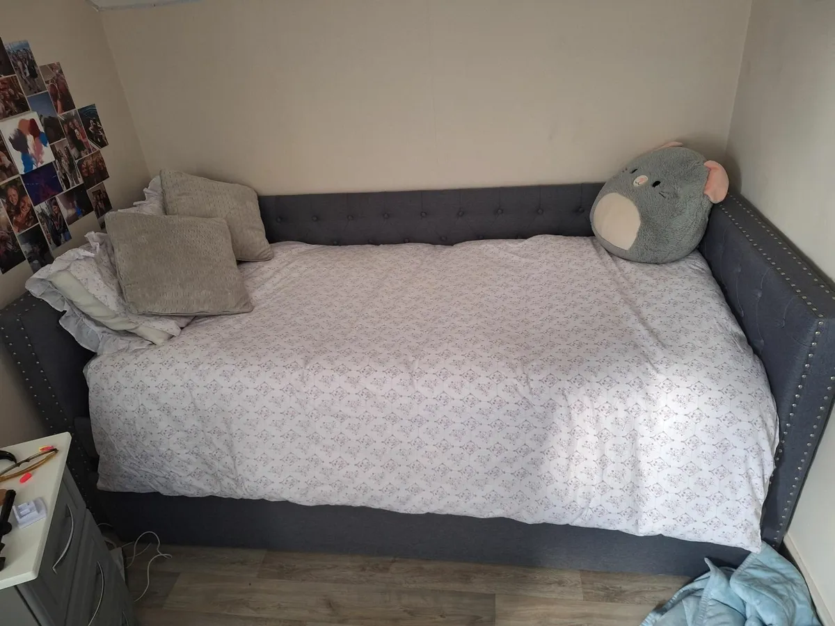 Daybed - Image 1