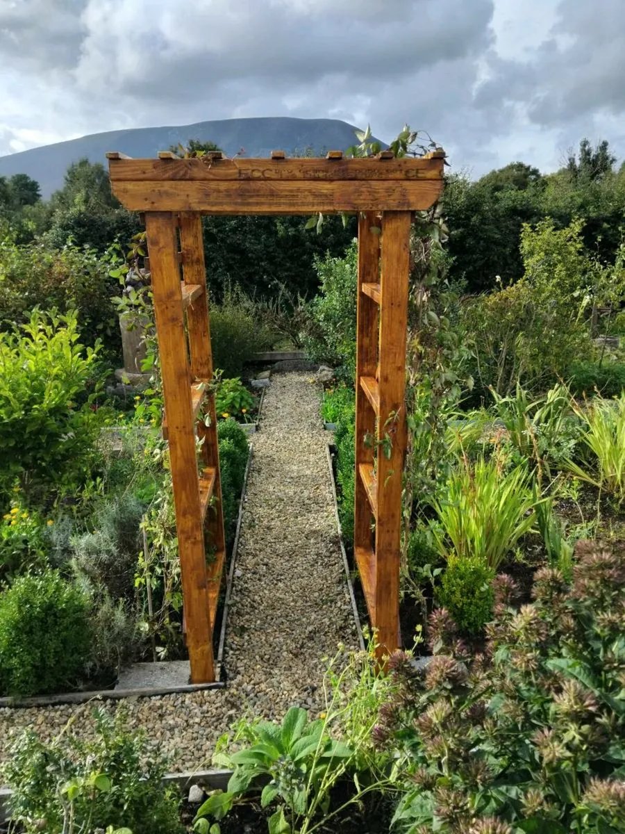 Garden arch - Image 2