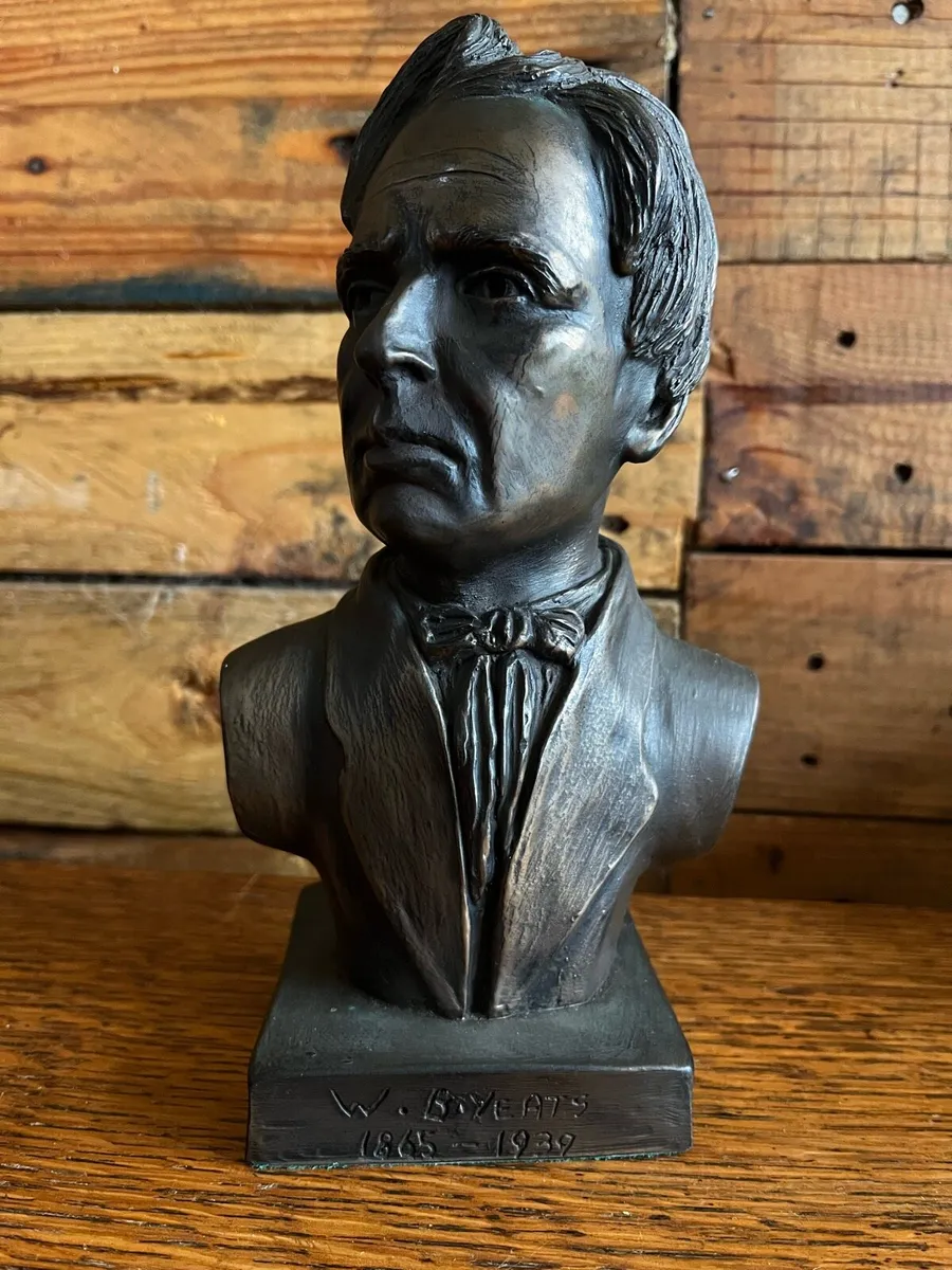 Antiques and collectibles - Image 1
