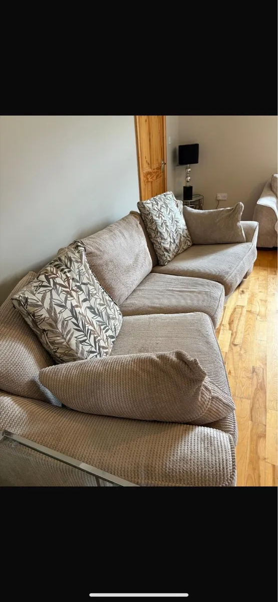 4 & 2 Seater Sofa - Image 2