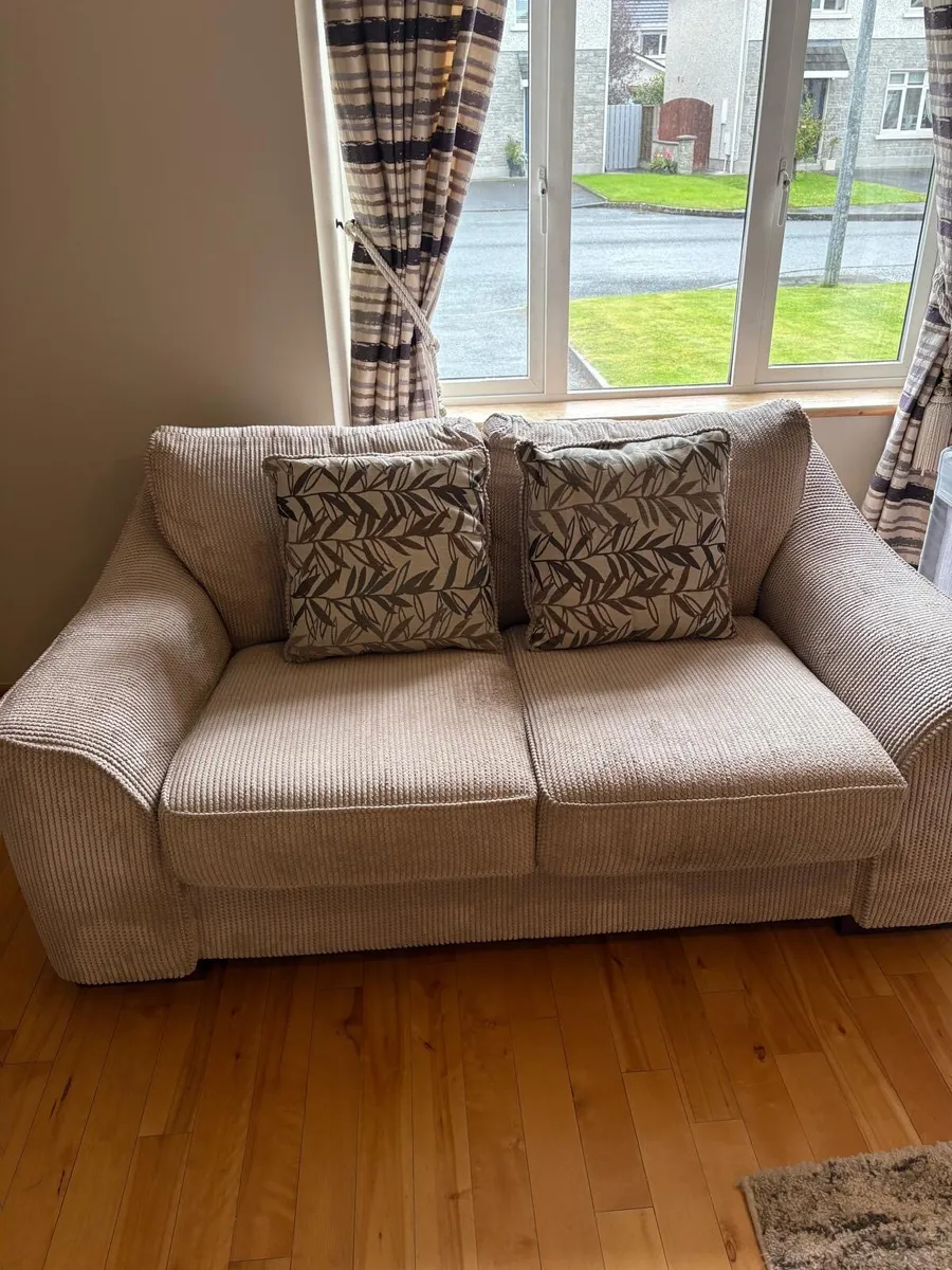 4 & 2 Seater Sofa - Image 4