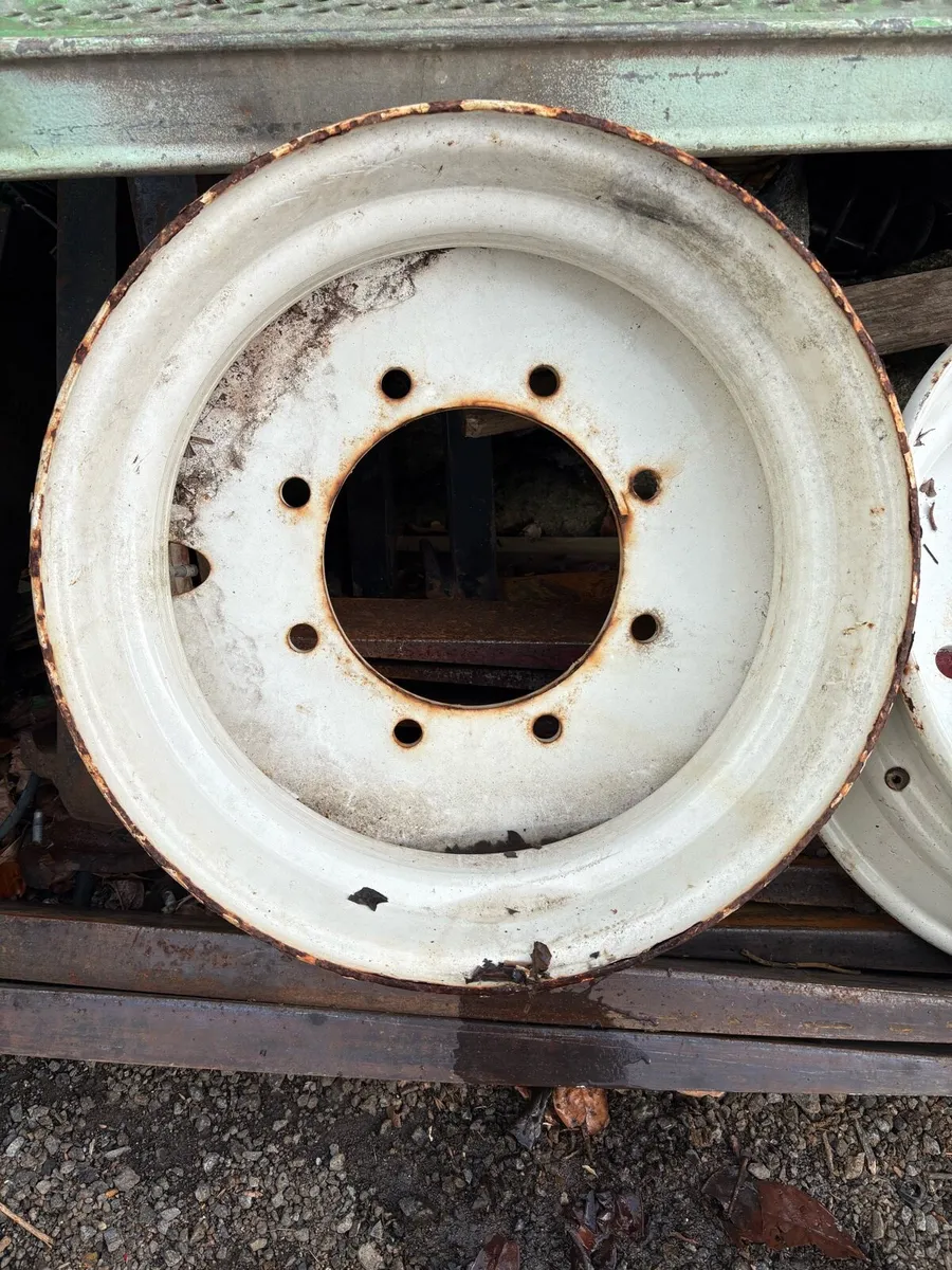 Selection of wheels for trailers and low loaders - Image 2