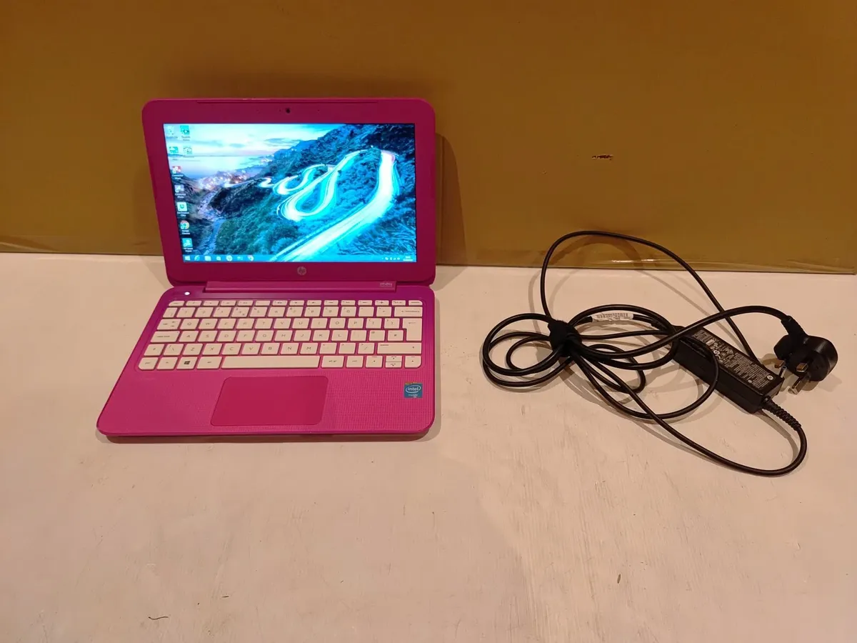 HP laptop - Image 1