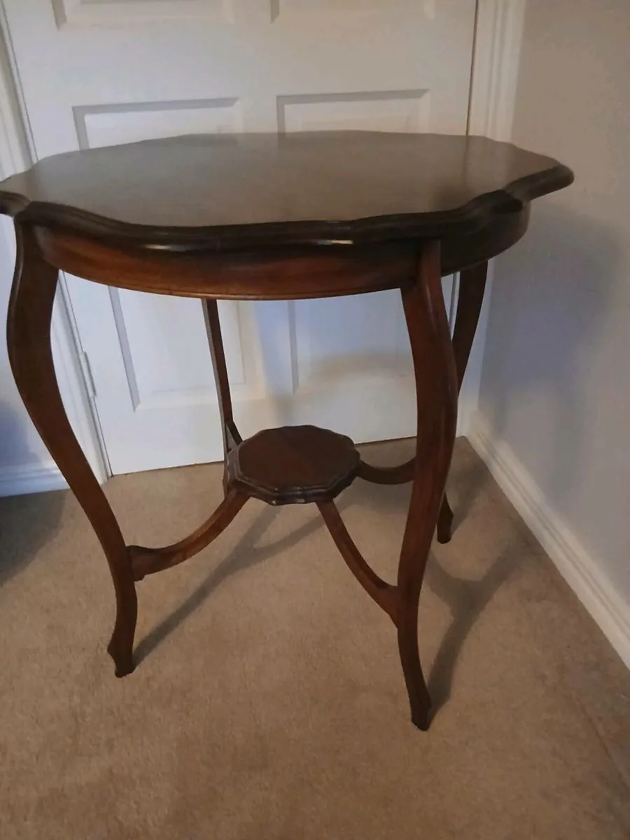 Edwardian occasional mahogany table - Image 3