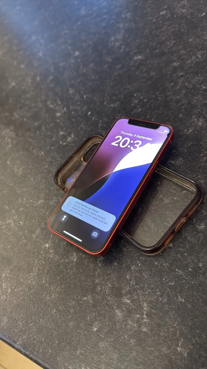 Red IPhone 12  unlocked 64gb - Image 1
