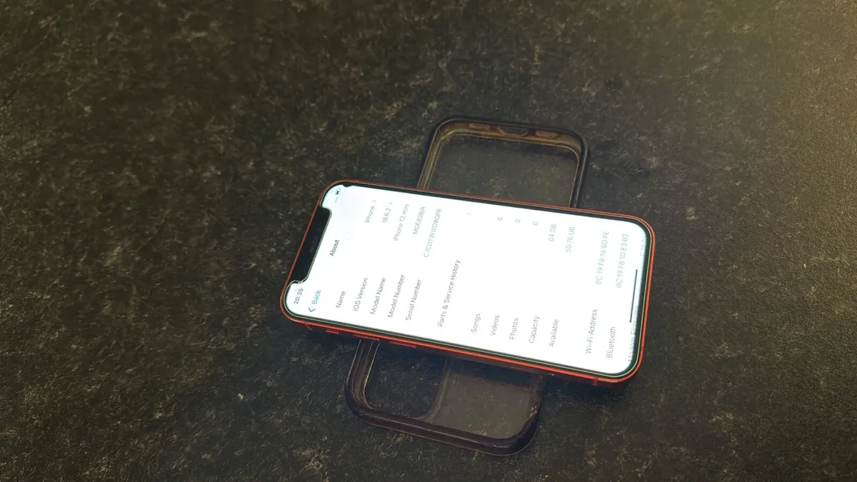 Red IPhone 12  unlocked 64gb - Image 3