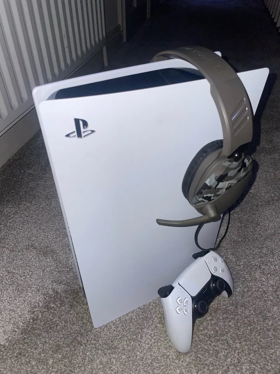 🔥PS5!! (excellent condition,Rarely used) - Image 1