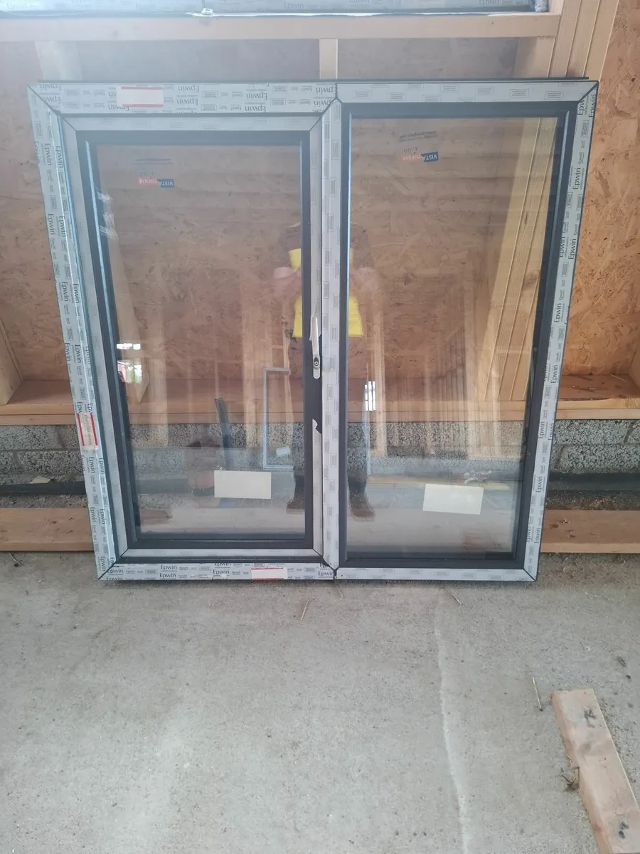1200mm x 1200mm Window X2 - Image 3