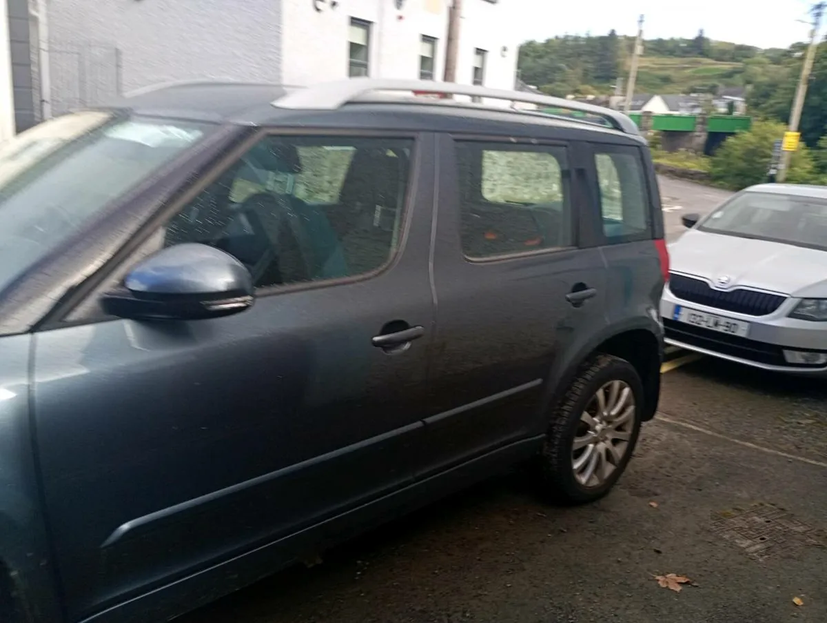 SKODA YETI 1.2 FULL LEATHER Auto - Image 3