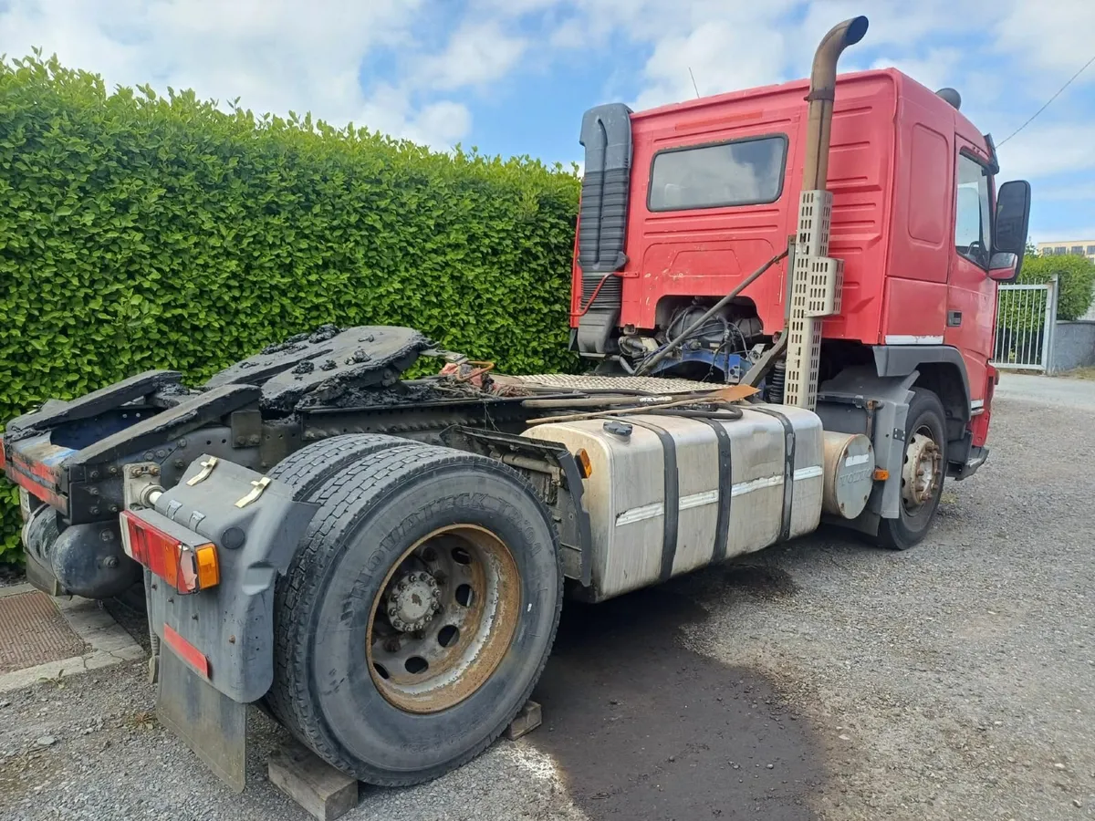 2004 Volvo FM12-420 4x2 Tractor Unit - Image 2