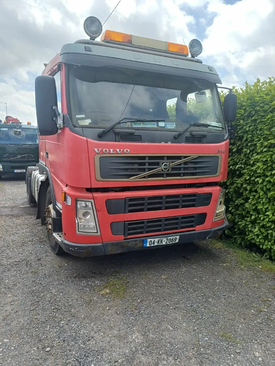 2004 Volvo FM12-420 4x2 Tractor Unit - Image 1