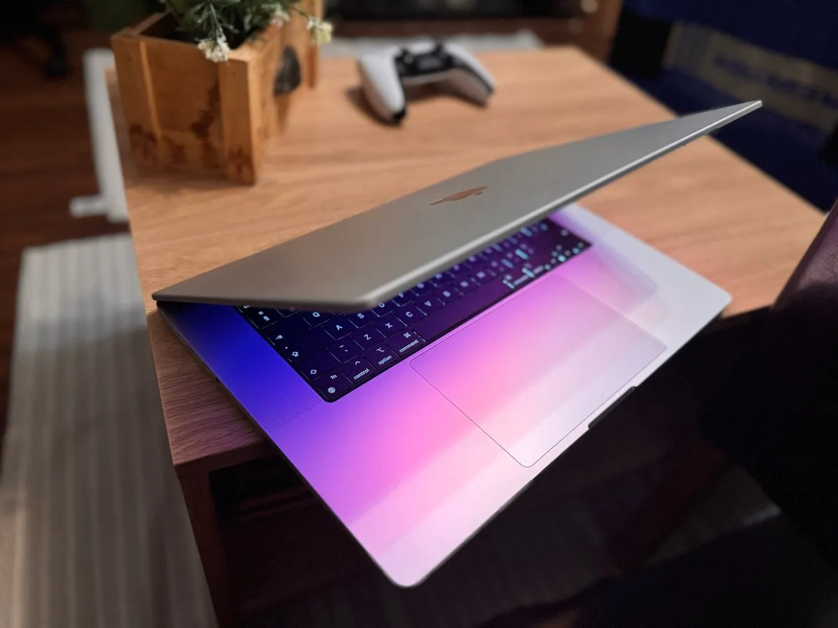 Macbook Pro 16” M3 Pro 36 GB RAM - Image 2