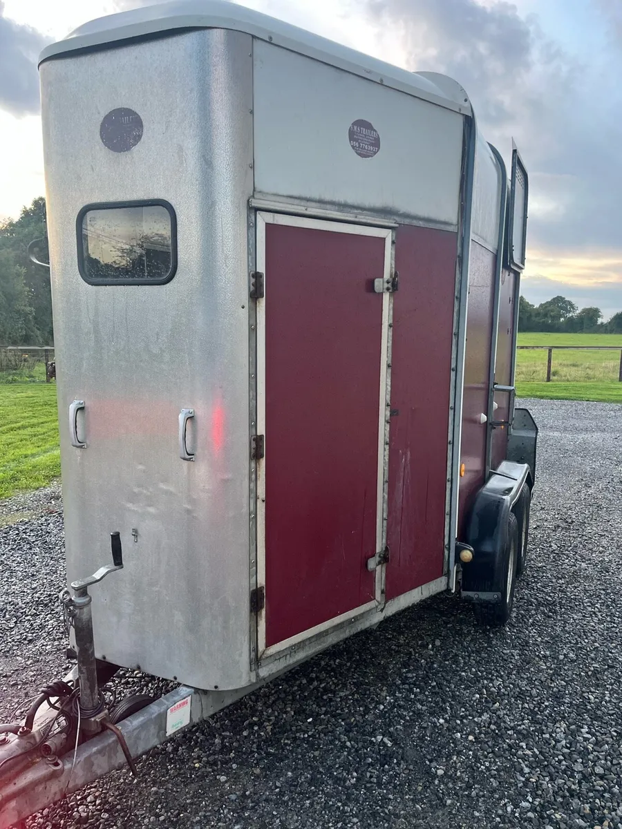 505 Ivor Williams Horsebox - Image 2