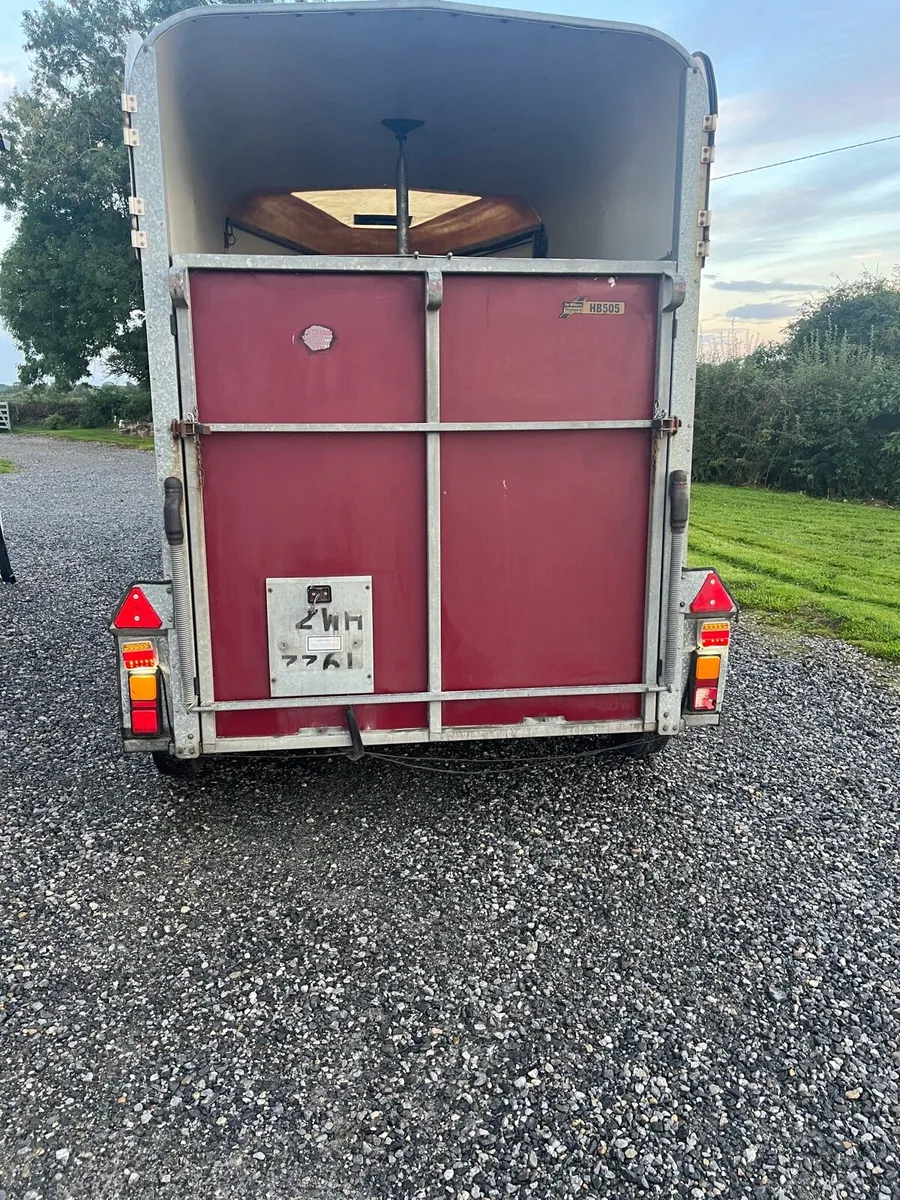 505 Ivor Williams Horsebox - Image 3