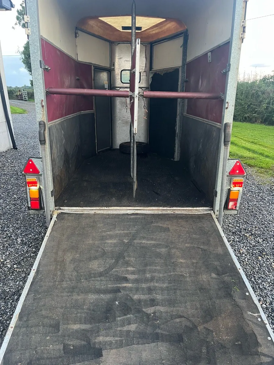 505 Ivor Williams Horsebox - Image 4