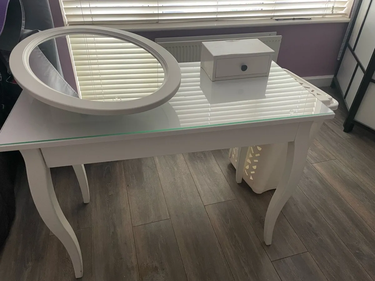 Dressing table and mirror