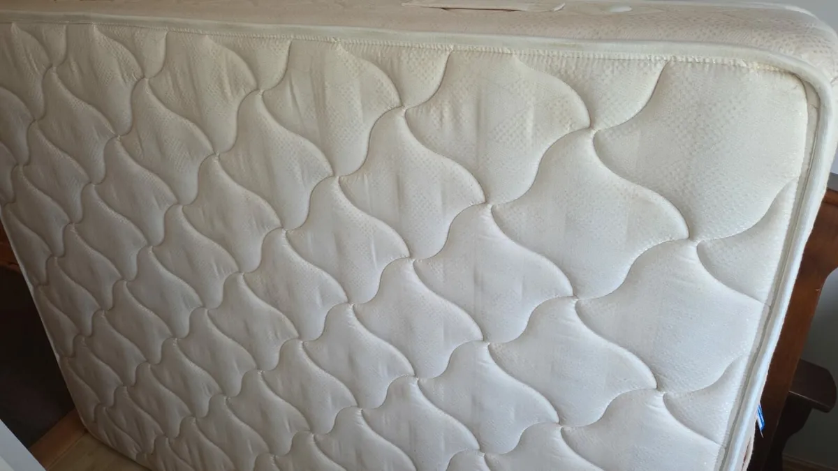 King bed frame - Image 3