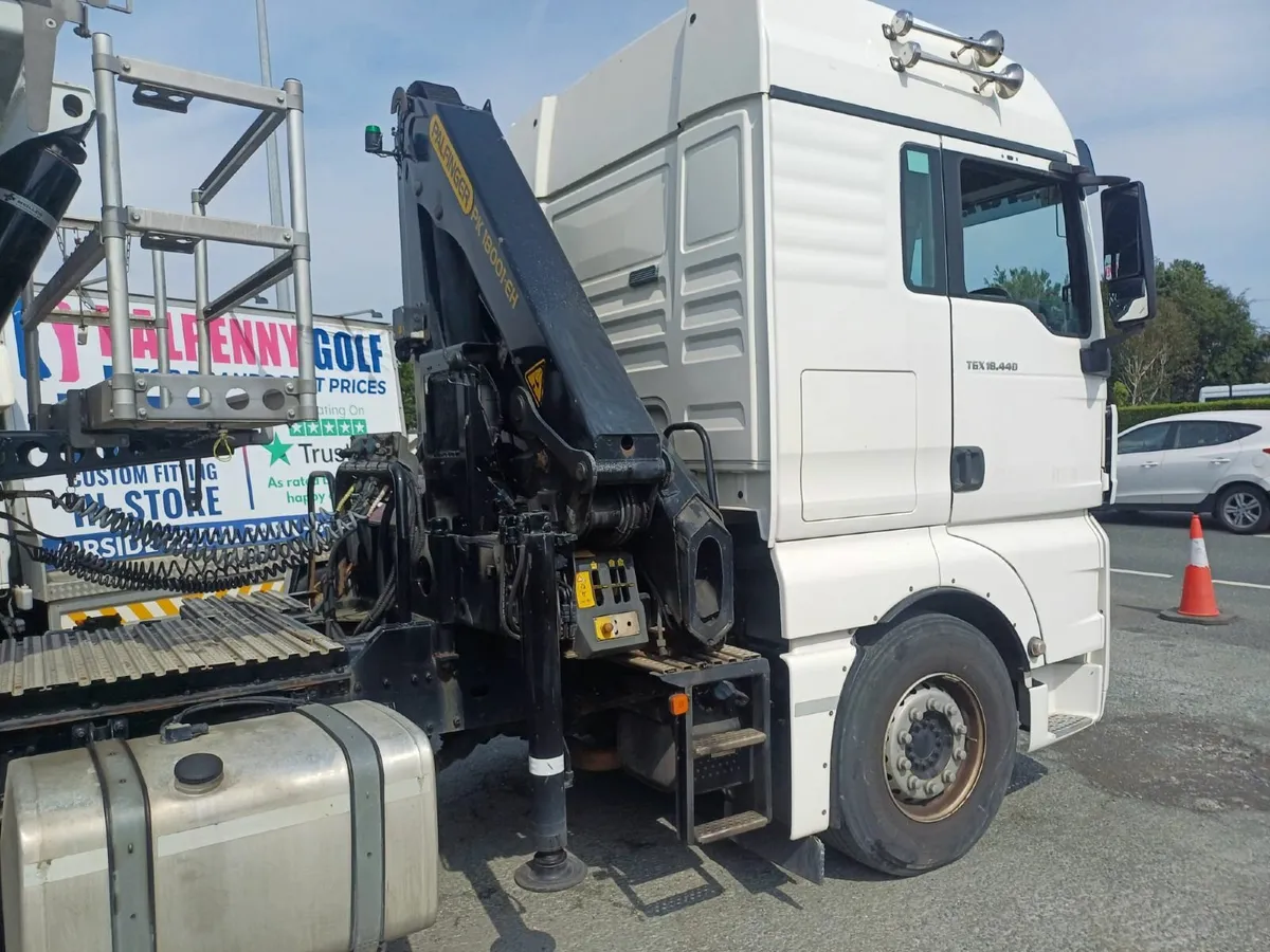 MAN TGX 440 4x2 Tractor Unit With Palfinger Crane - Image 2