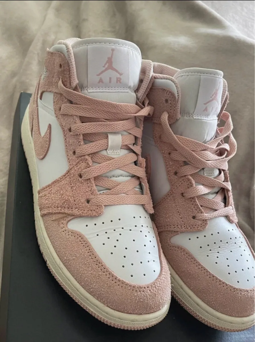 Pink Nike Air Jordan 1’s (size 6) - Image 3