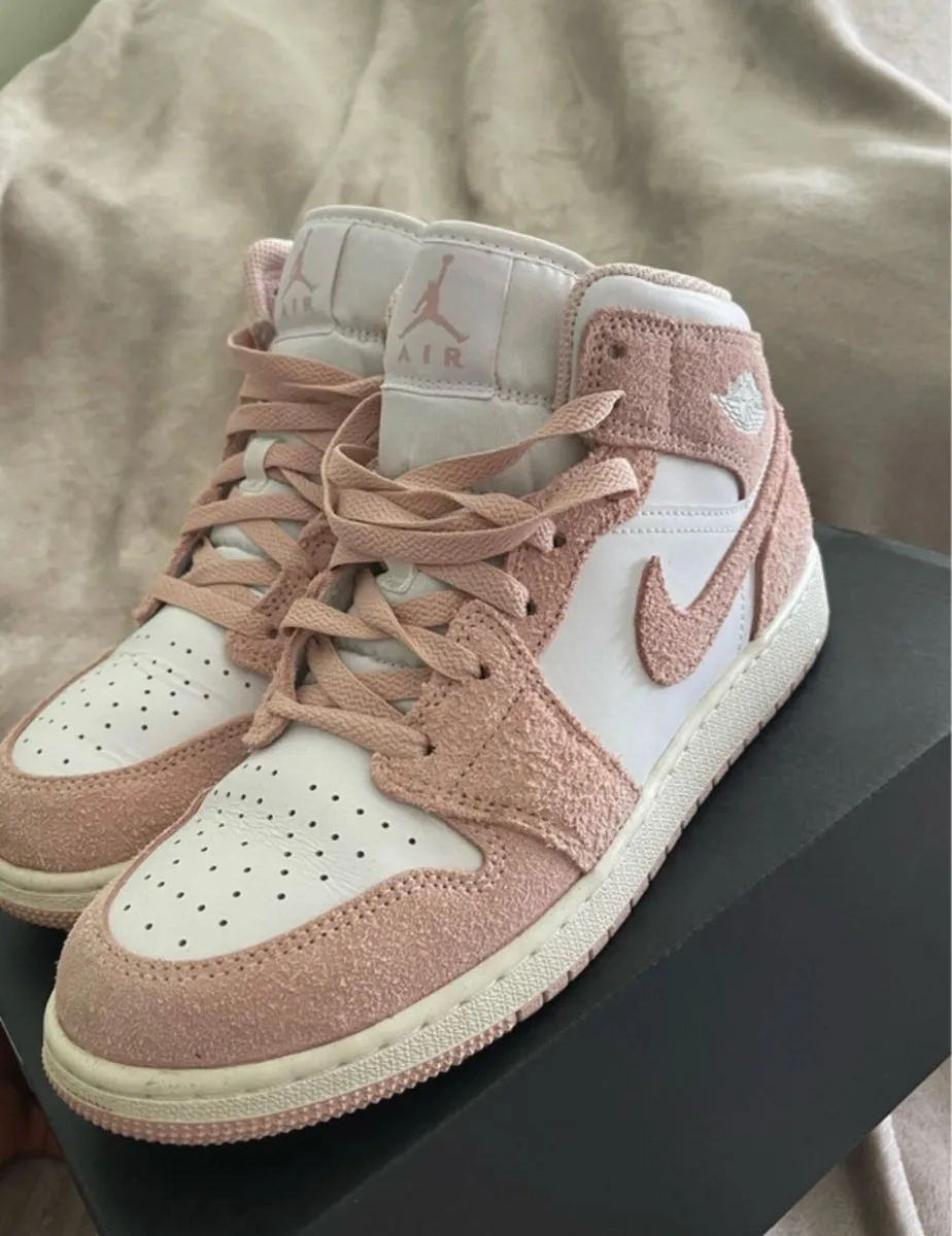 Pink Nike Air Jordan 1’s (size 6) - Image 4