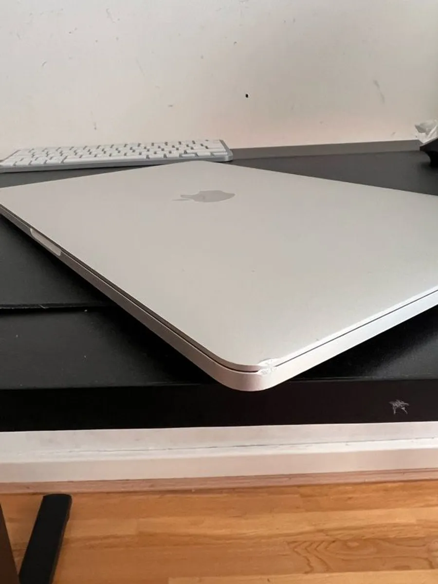 MacBook Pro 2020, Touchbar, Full Box, Receipt - Image 3