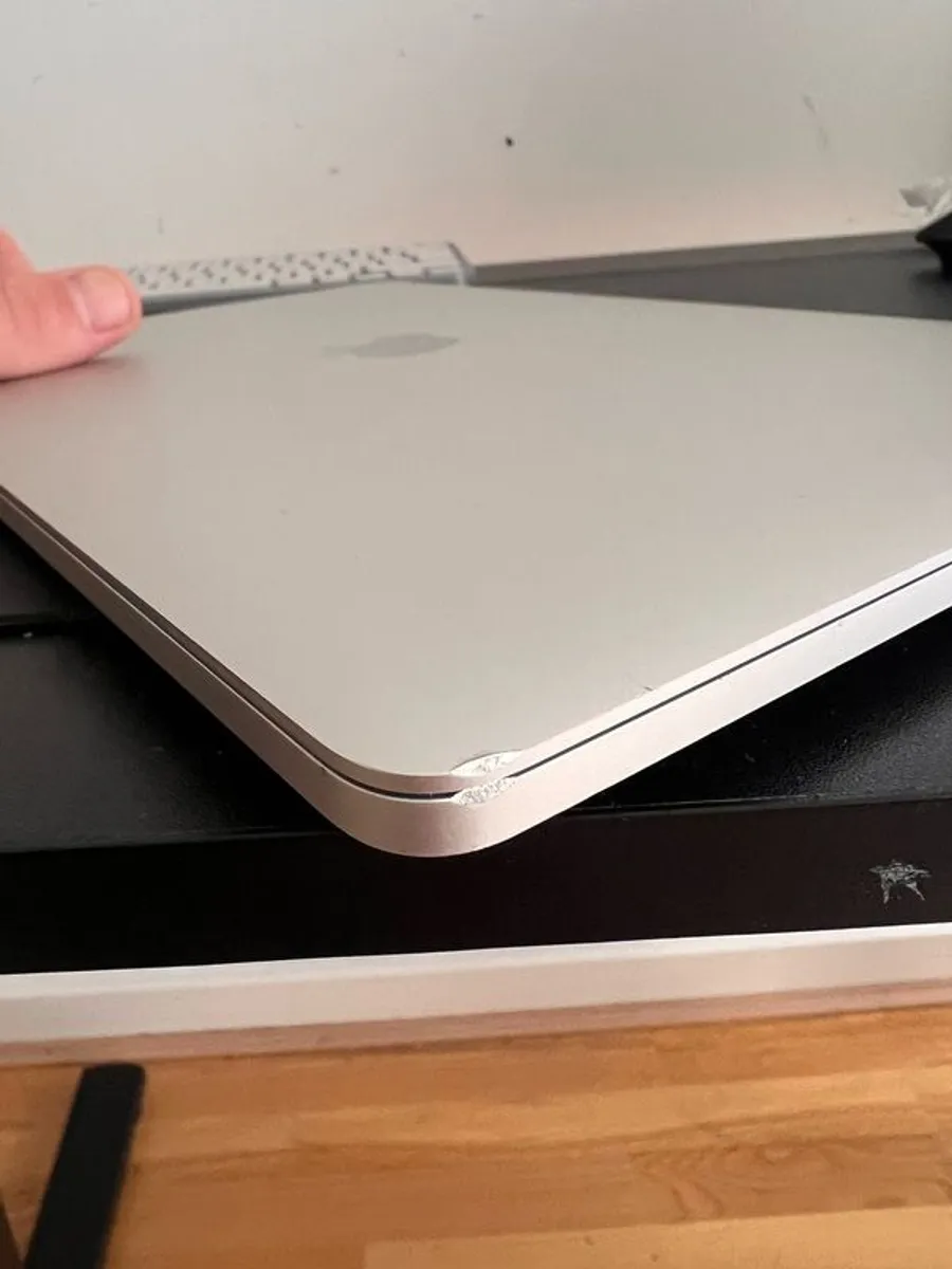 MacBook Pro 2020, Touchbar, Full Box, Receipt - Image 4