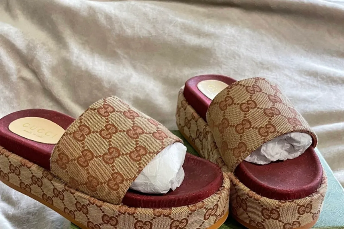 Gucci Platform Slippers (size 6) - Image 2