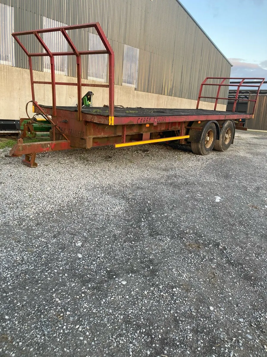 Bale trailer - Image 1