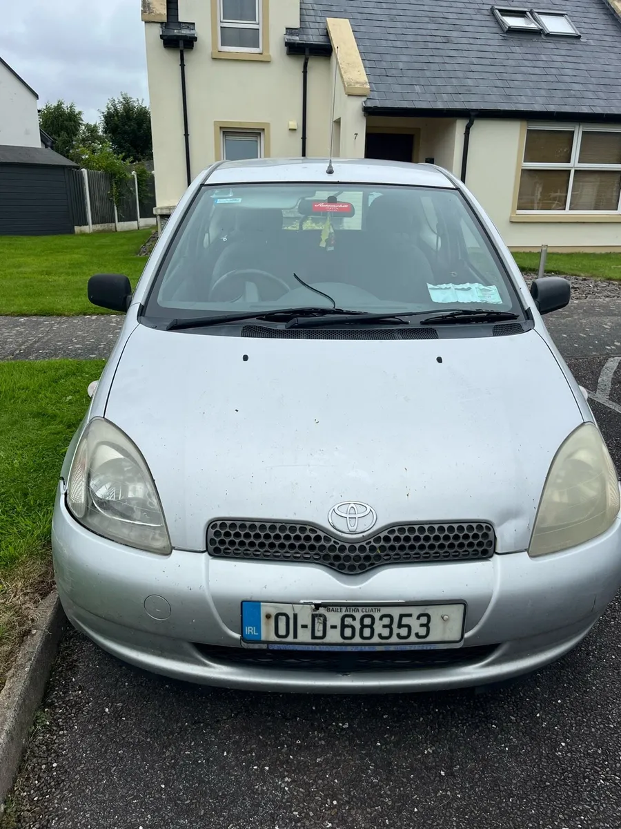 Toyota Yaris 2001 - Image 1