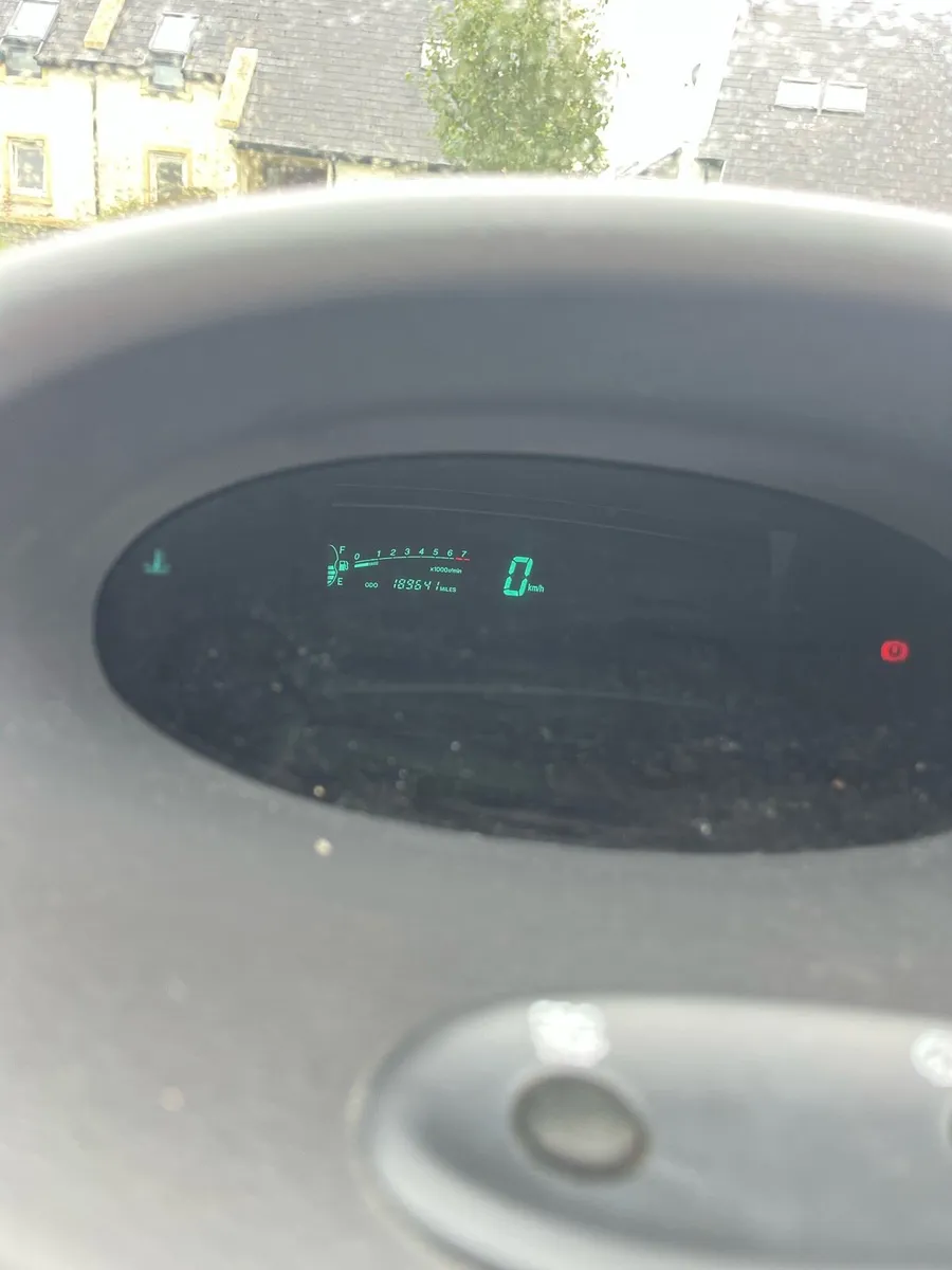 Toyota Yaris 2001 - Image 3