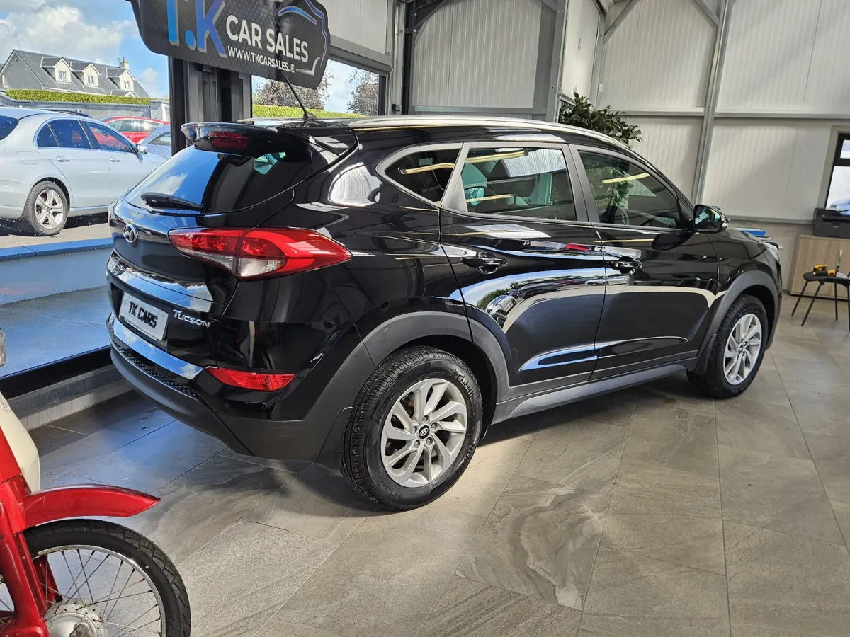 17 HYUNDAI TUCSON PREMIUM - Image 4