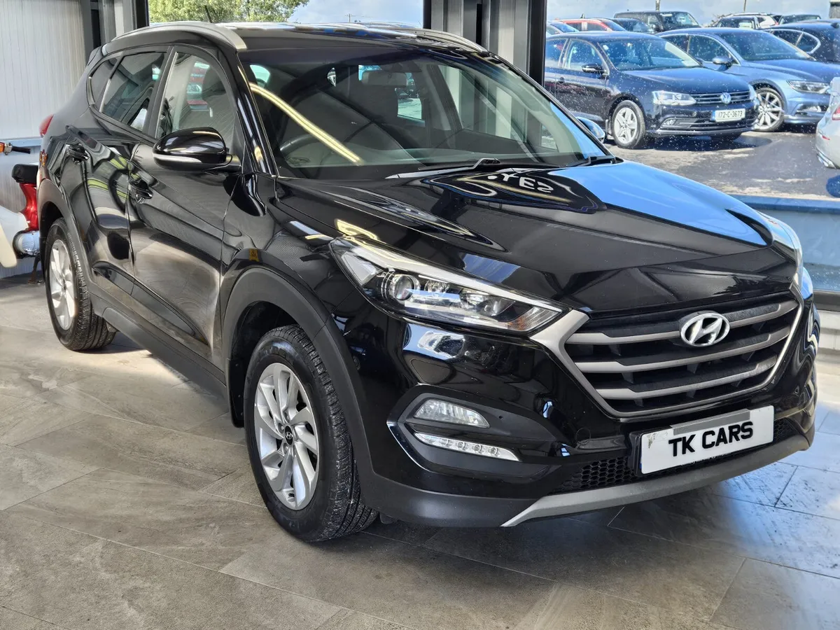 17 HYUNDAI TUCSON PREMIUM - Image 1