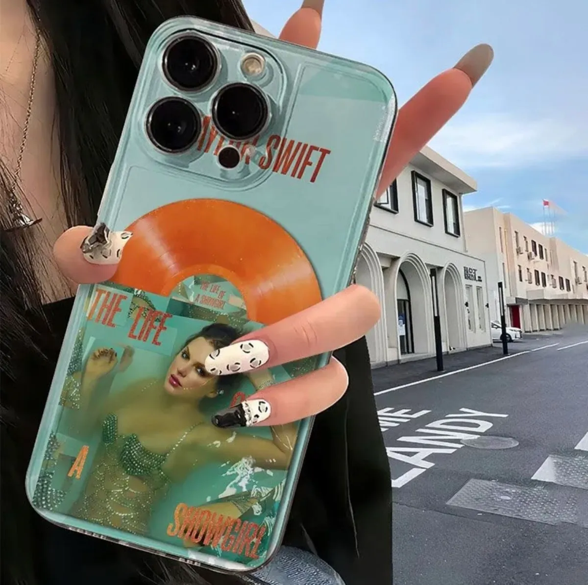 Taylor phonecase - Image 1