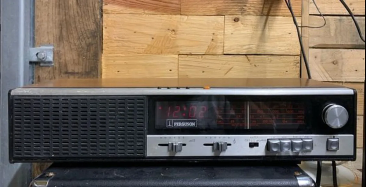 Vintage Radios - Image 4