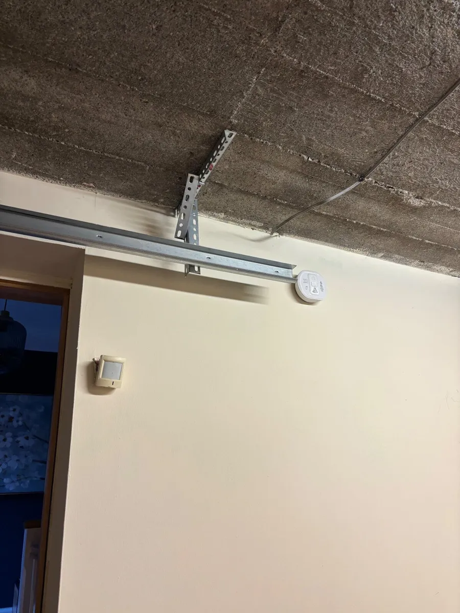 Garage door - Image 4