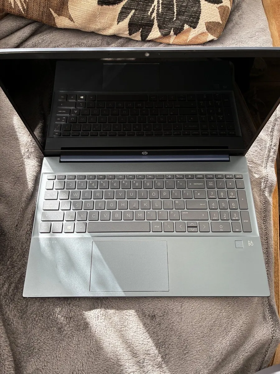 Laptop - Image 3