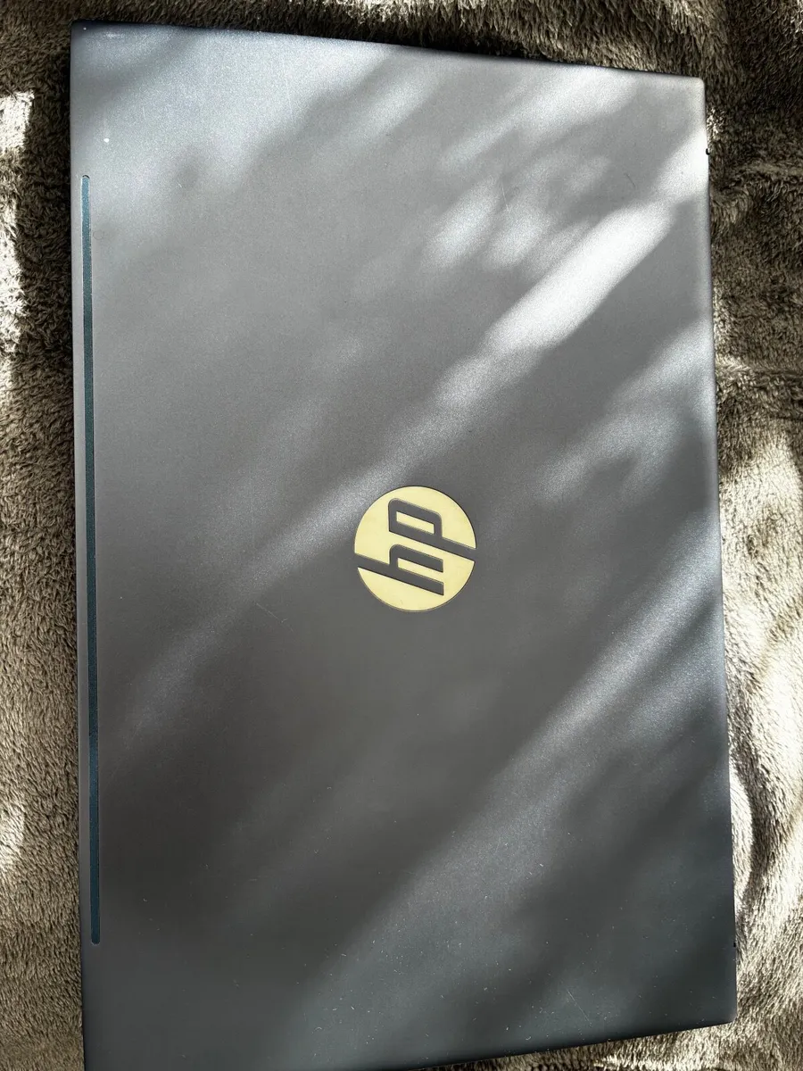 Laptop - Image 4