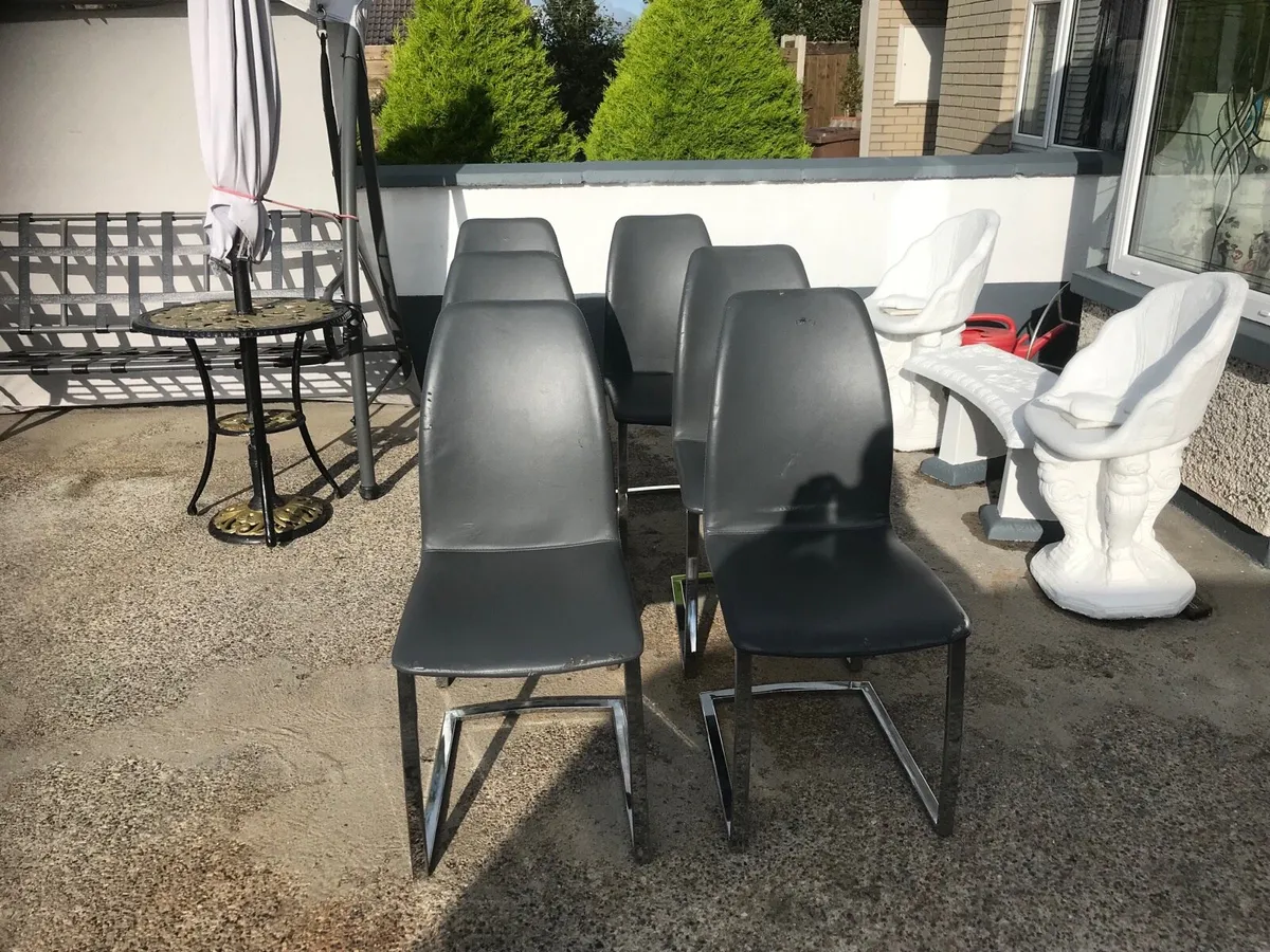 6 kitchen chairs - Image 1