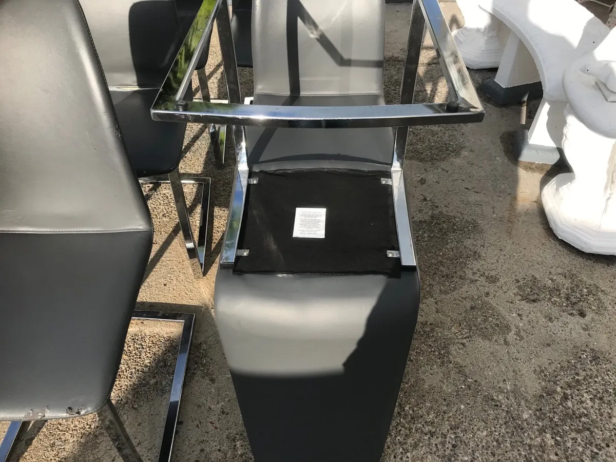 6 kitchen chairs - Image 3