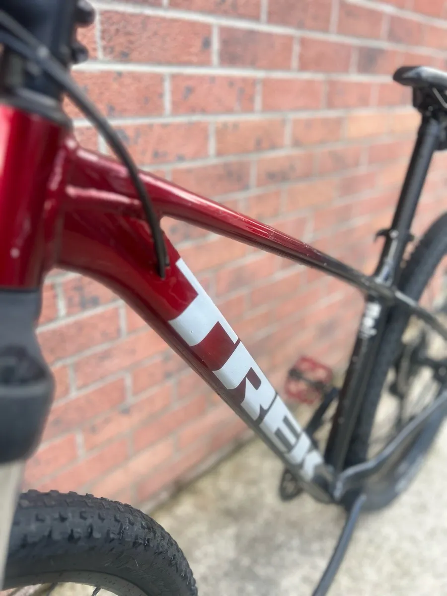 Trek Marlin 6 Mountain Bike - Image 3