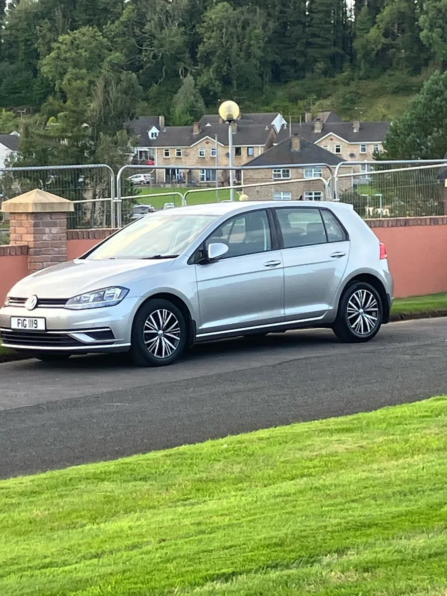 Volkswagen  Golf 1.5 - Image 1