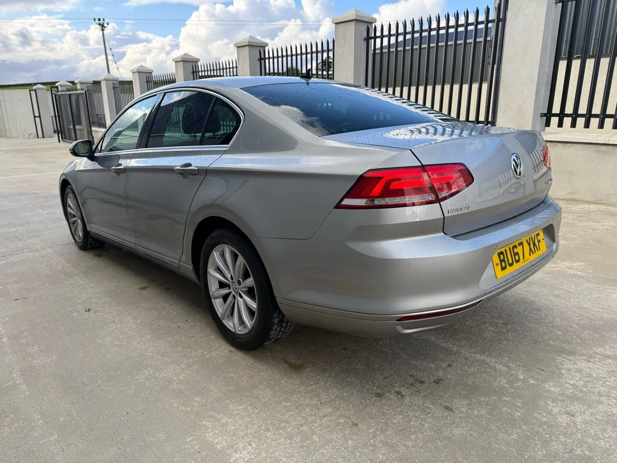 2017 Passat business edition DSG AUTO - Image 4