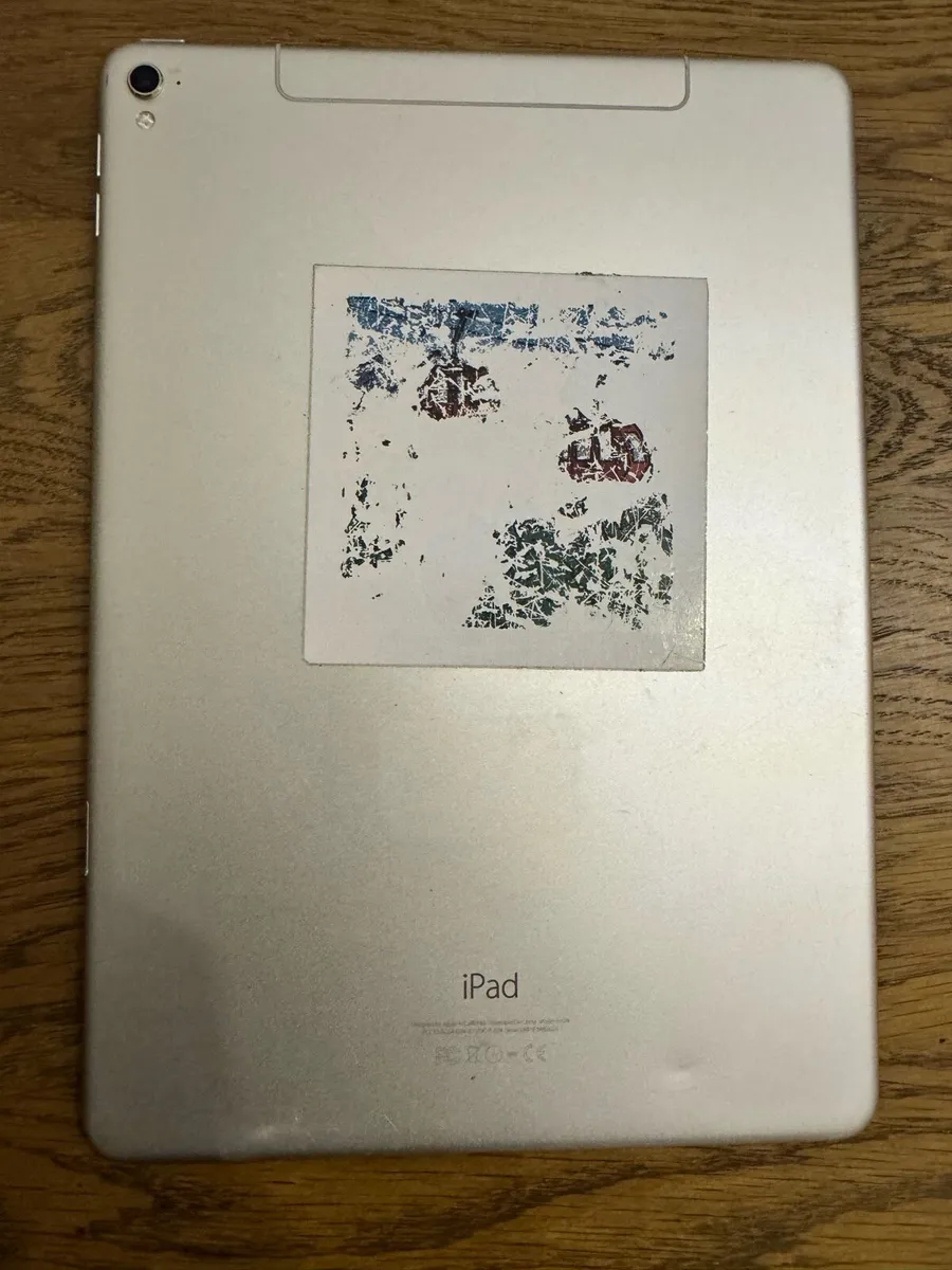 iPad Pro 9.7 Inch 128Gb Wifi GSM Sim (2018) - Image 3