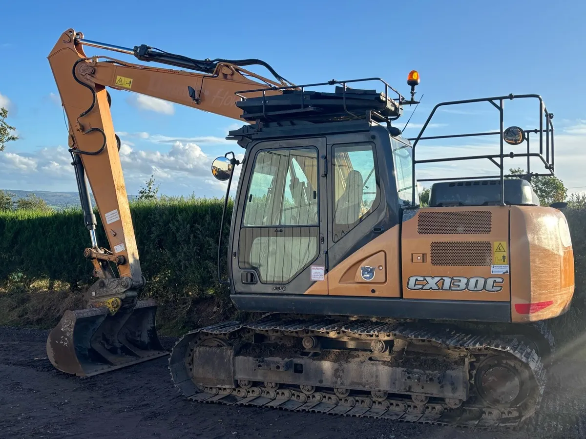 Case 130C Excavator/Digger - Image 2